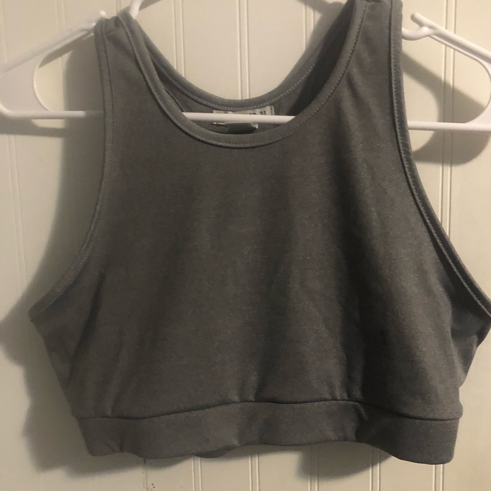 High neck sports bra